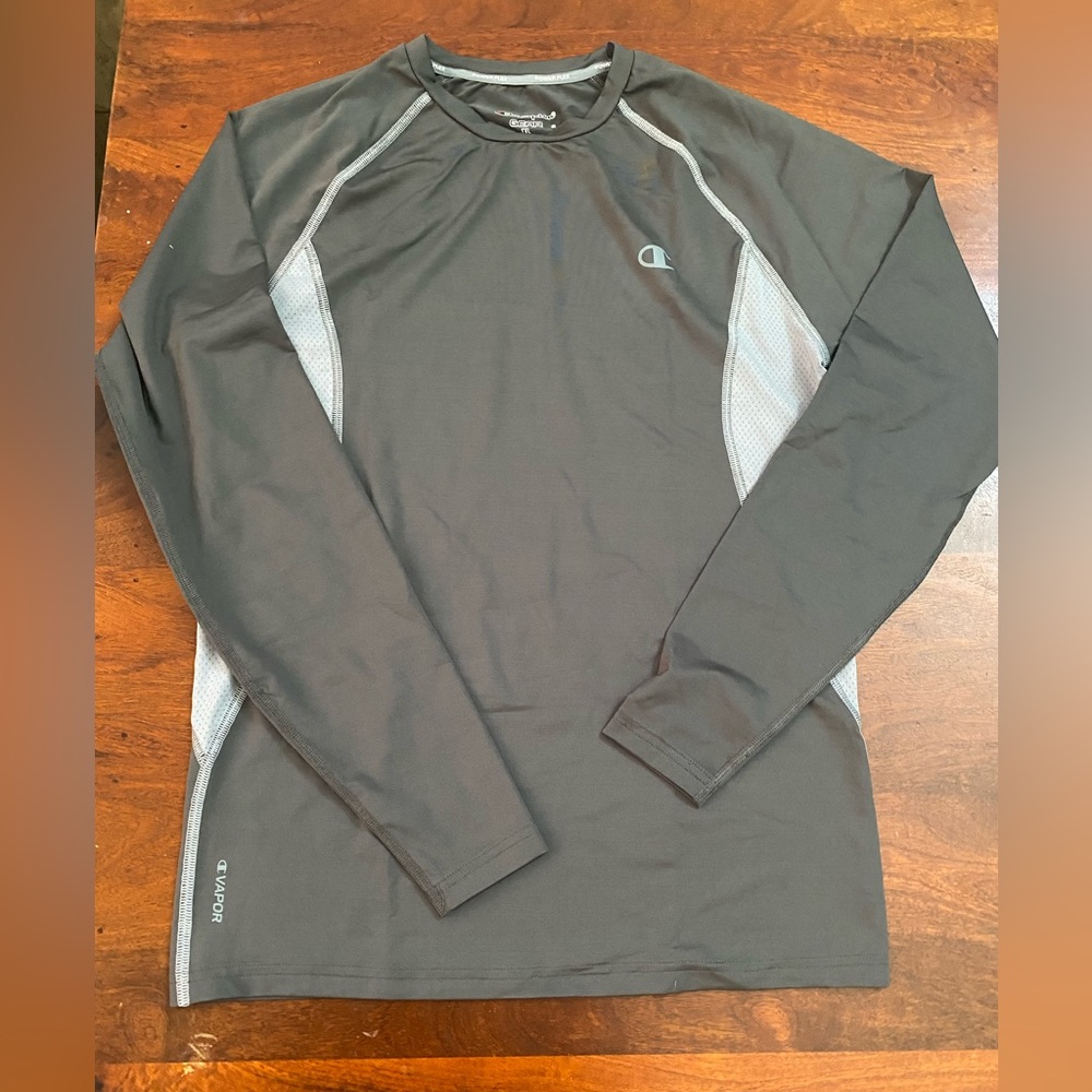 Preowned Champion Gear XL Men's Grey Long Sleeve Dryfit T-Shirt